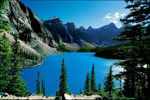 You can visit Banff on a Norwegian cruisetour