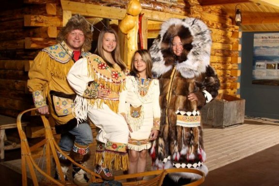 morris-thompson-cultural-and-visitors-center-take-family-photo