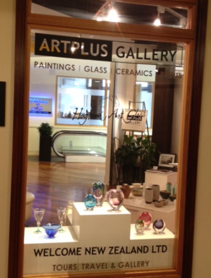 hoglund-glass-jewelry-artplus-gallery-08112014