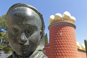 Tramuntana statue and Dali Museum. Figueres
