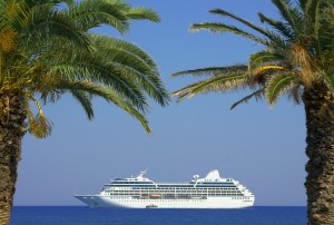 dp-cruise-ship-and-palm-trees-05062014