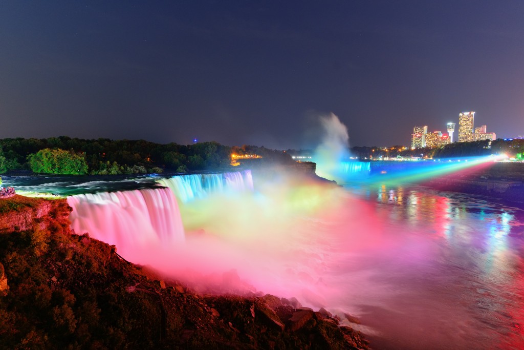 Take a Cruise Tour to Niagara Falls